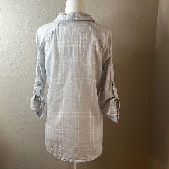 ATTENTION light blue gray button down shirt one front pocket cropped sleeves XS - Picture 4 of 11